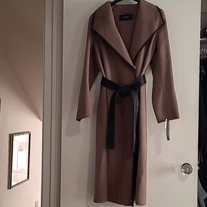 ❤️COAT SALE Tahari camel colored long coat